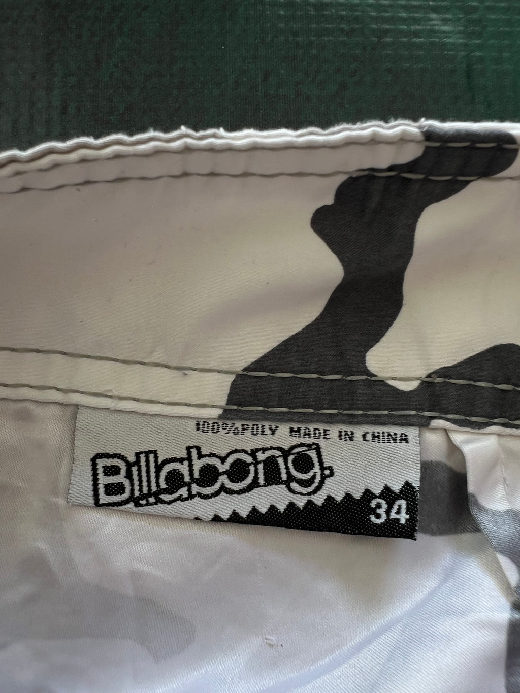 Y2K Billabong White Camo Boardshorts (34)