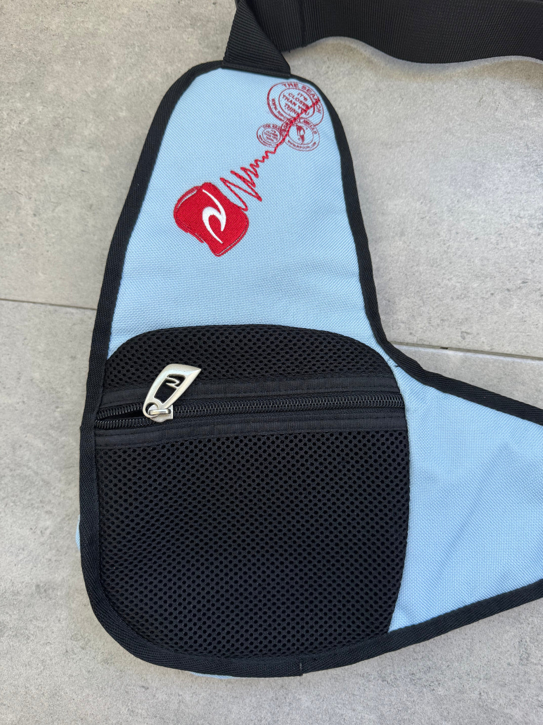 Vintage Y2K Rip Curl surf bag, blue - logo detail