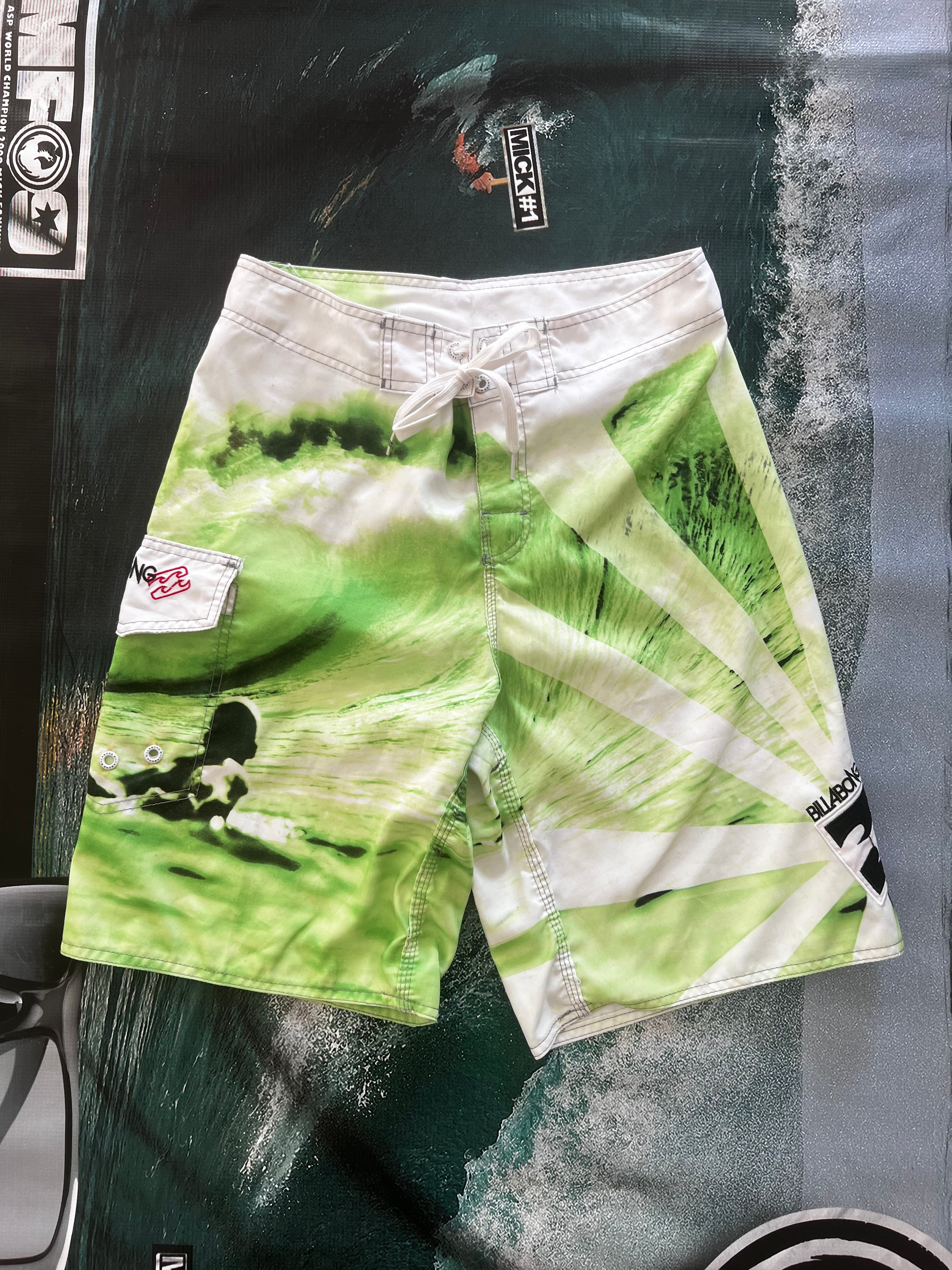 2000s Billabong Andy Irons Rising Sun Rectangle Boardshorts W32