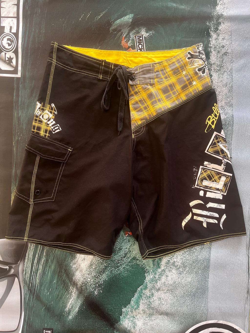 Y2K Billabong boardshorts front — authentic vintage surfwear