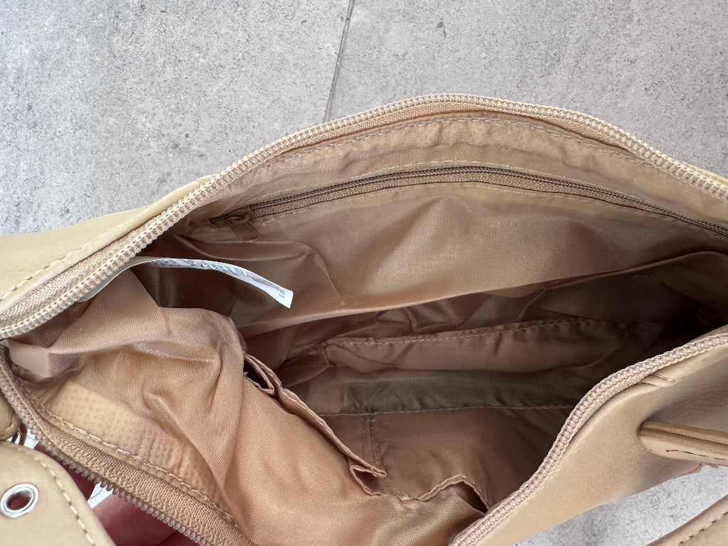 Y2K Billabong bag – detail view