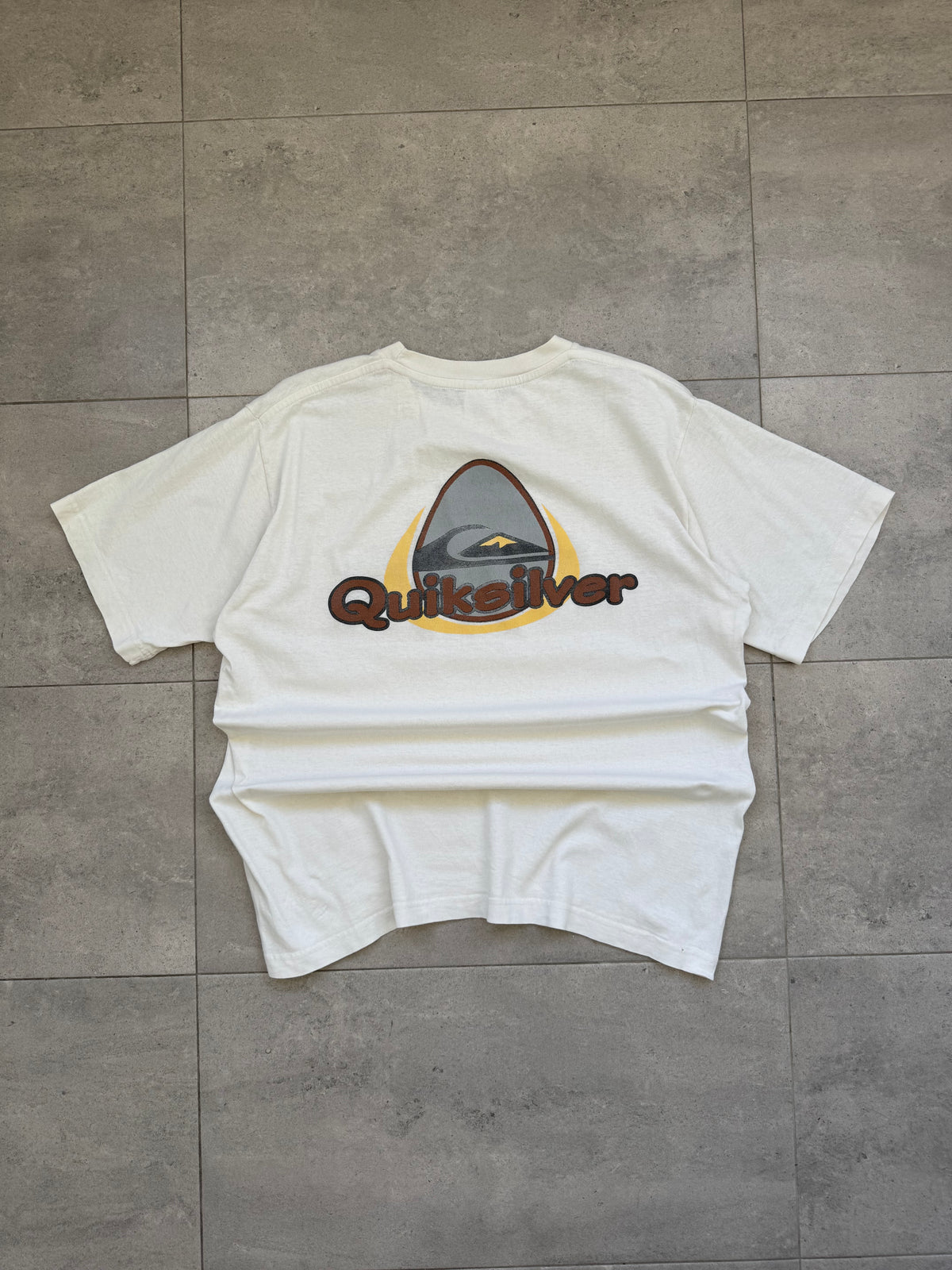 Vintage 90s Quiksilver t-shirt, white, size M - front