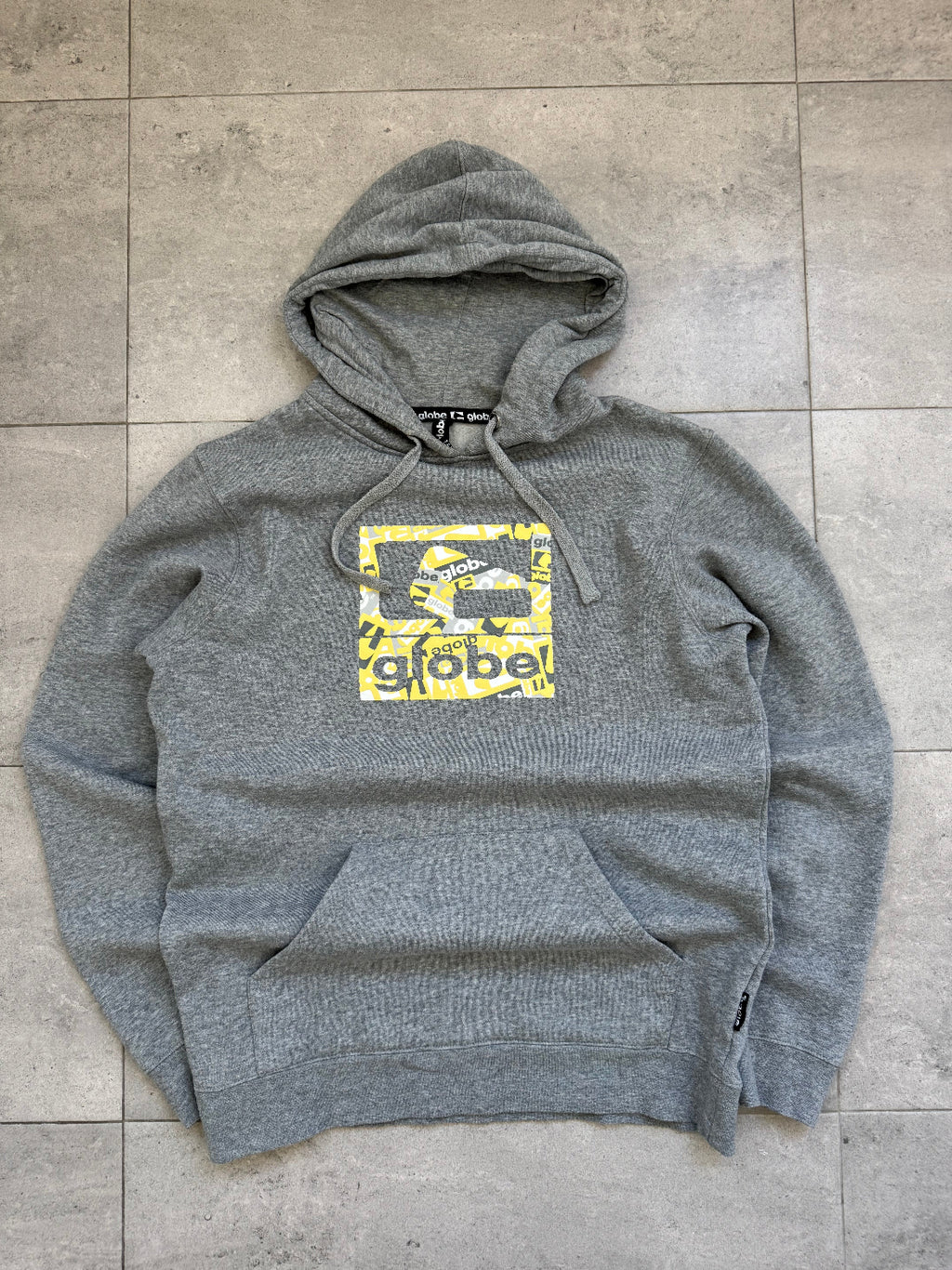 Vintage Y2K Globe sweatshirt, grey, size M - front