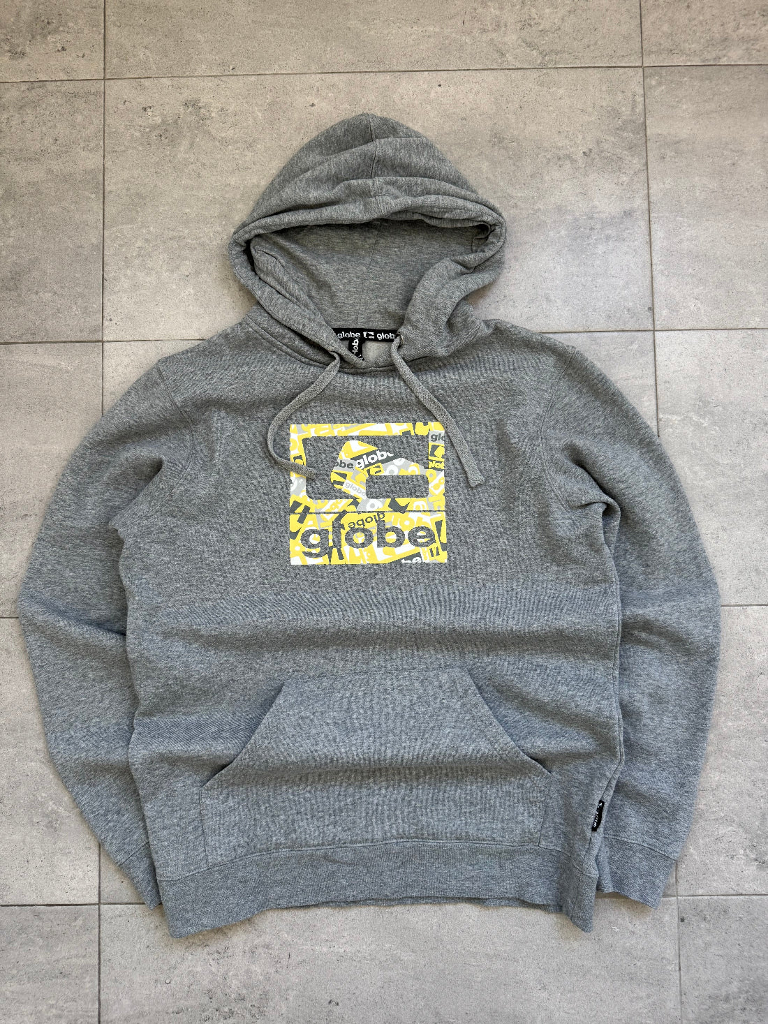 Vintage Y2K Globe sweatshirt, grey, size M - front