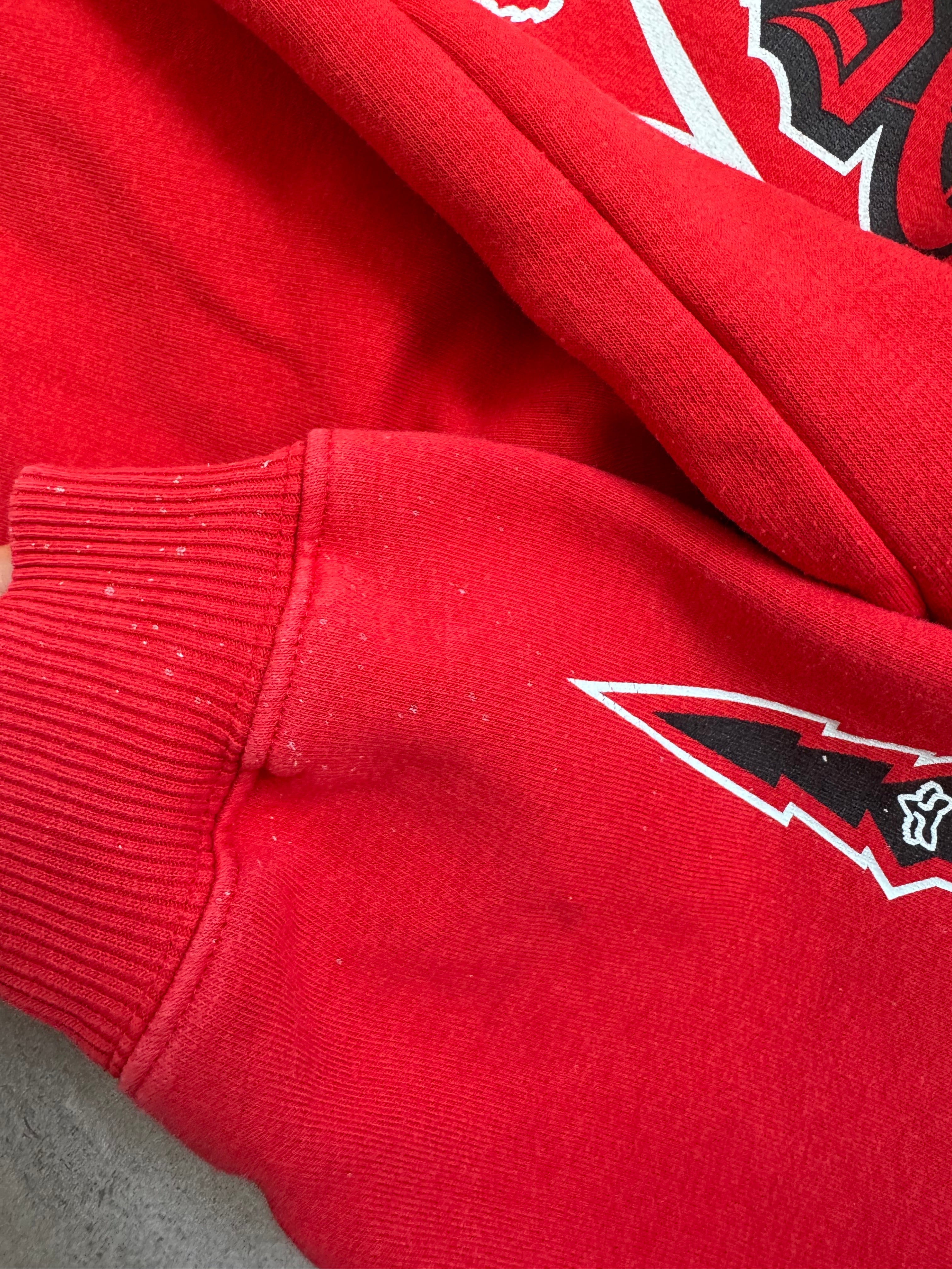 Y2K Fox Racing sweatshirt in red, size M, vintage streetwear - close-up detail