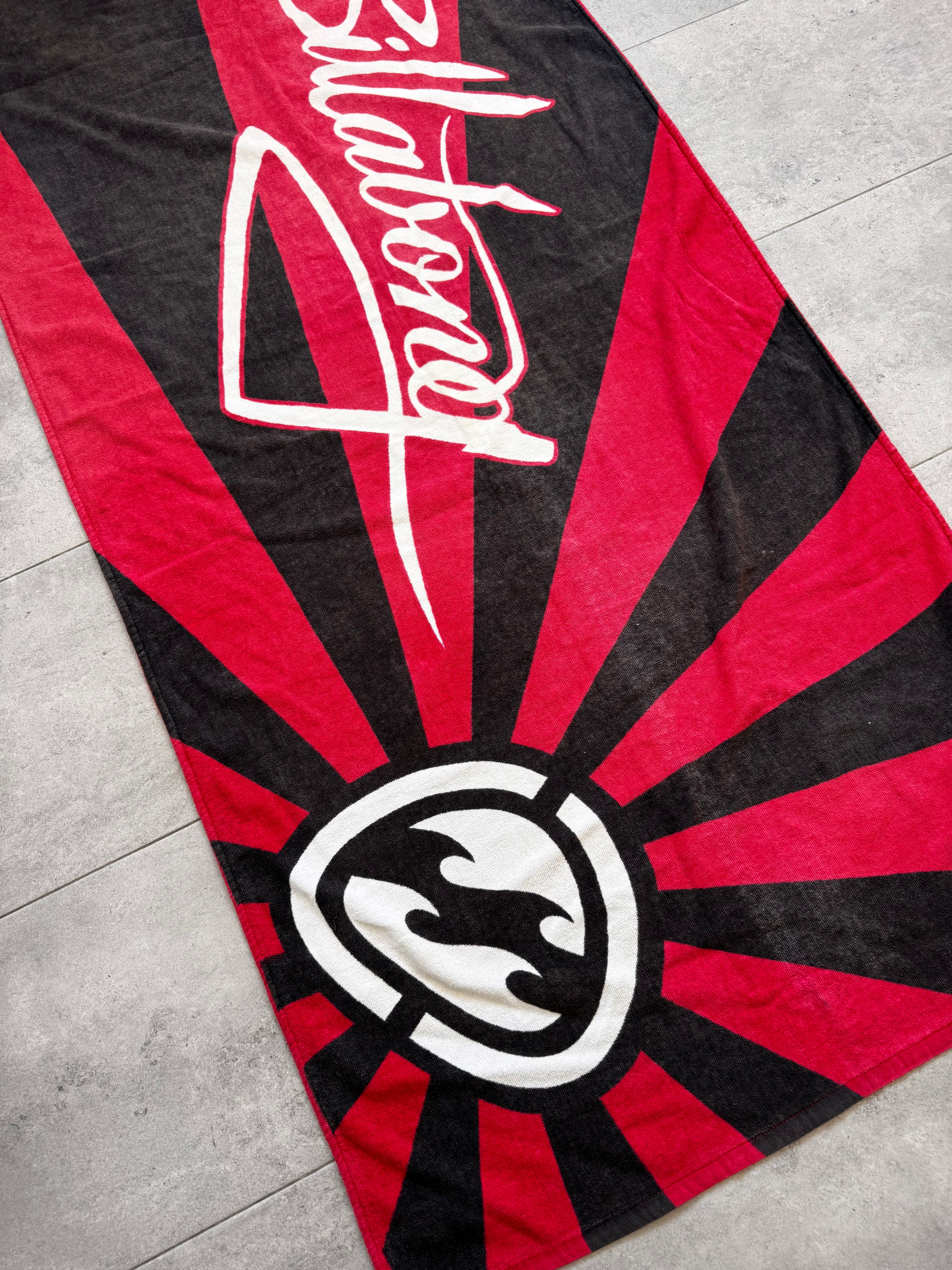 Vintage Y2K Billabong beach towel, logo detail