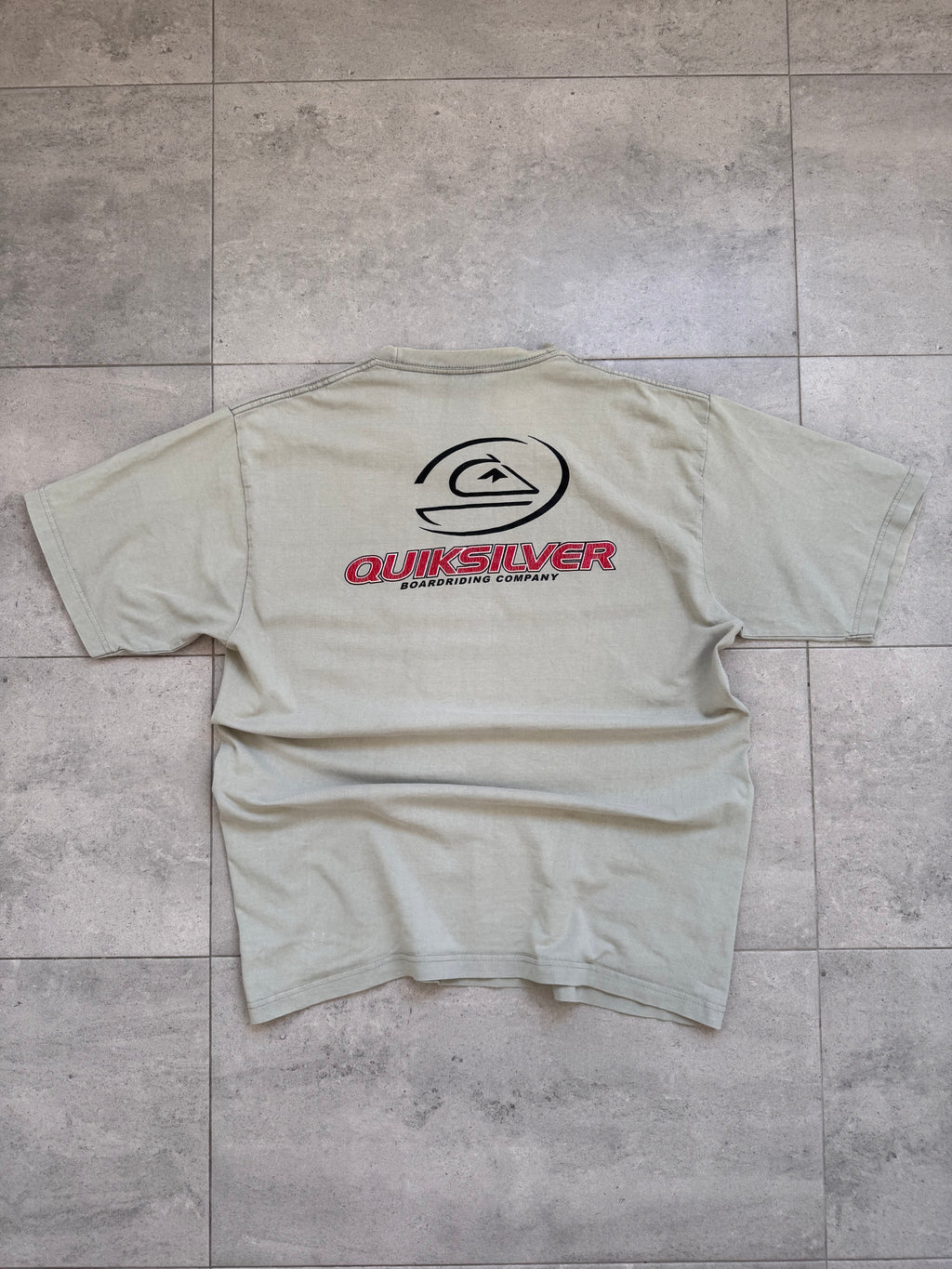 90s Quiksilver vintage T-shirt in beige, size XL, surf tee - front view