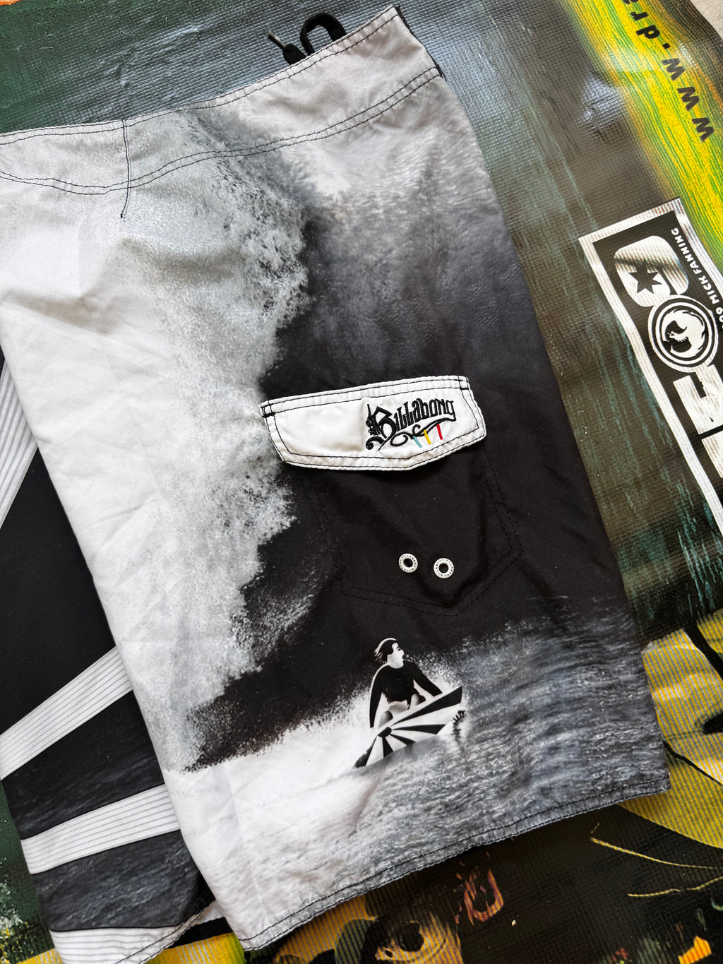 Billabong Andy Irons Pipe Masters Rising Sun boardshorts detail