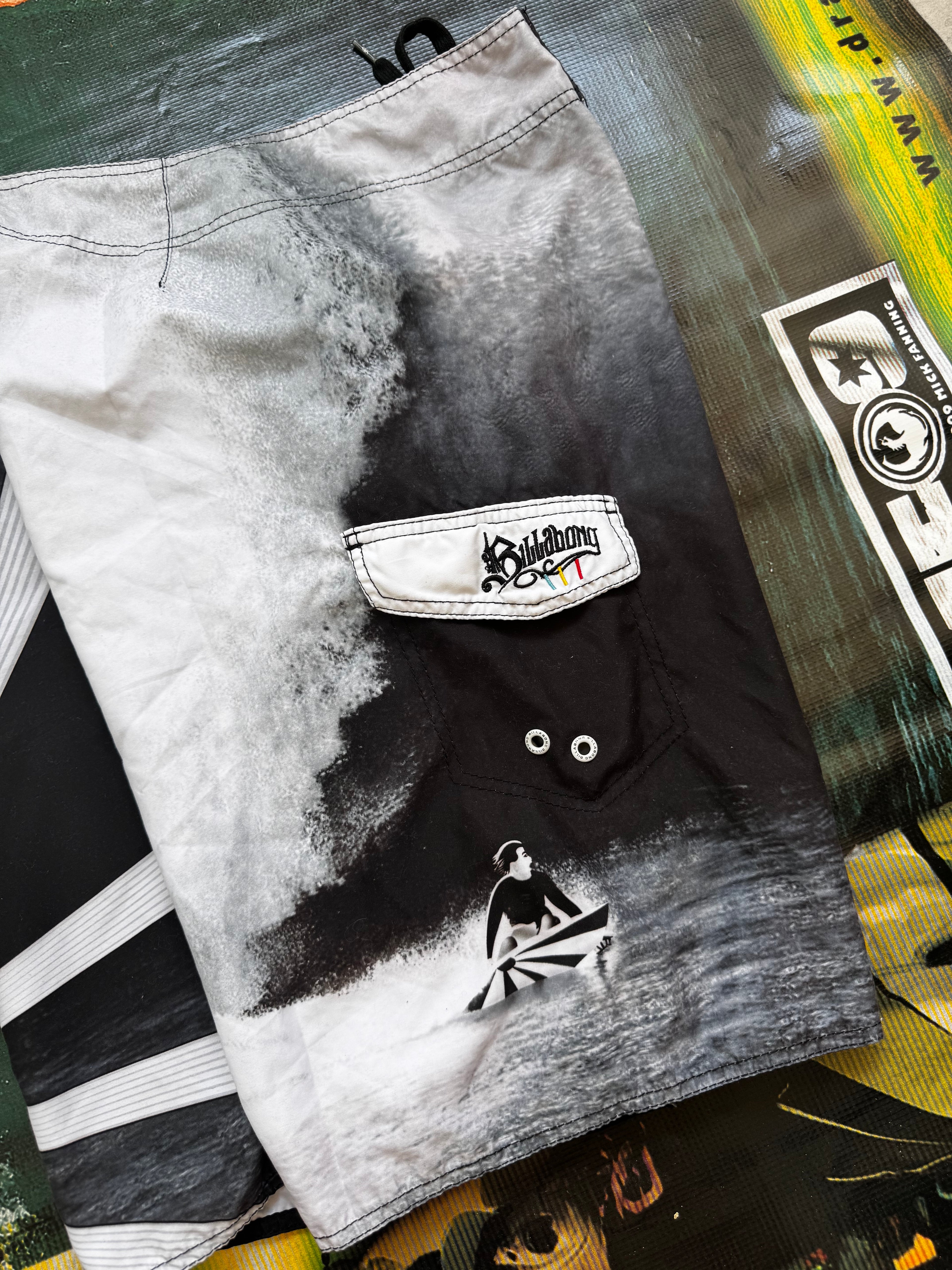 Billabong Andy Irons Pipe Masters Rising Sun boardshorts detail