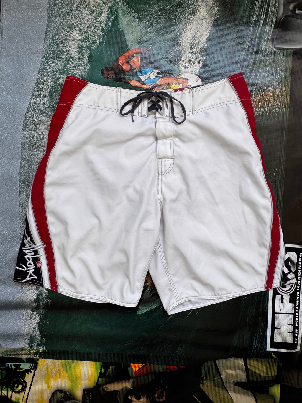 Billabong Andy Irons 3x World Champion boardshorts white size 33