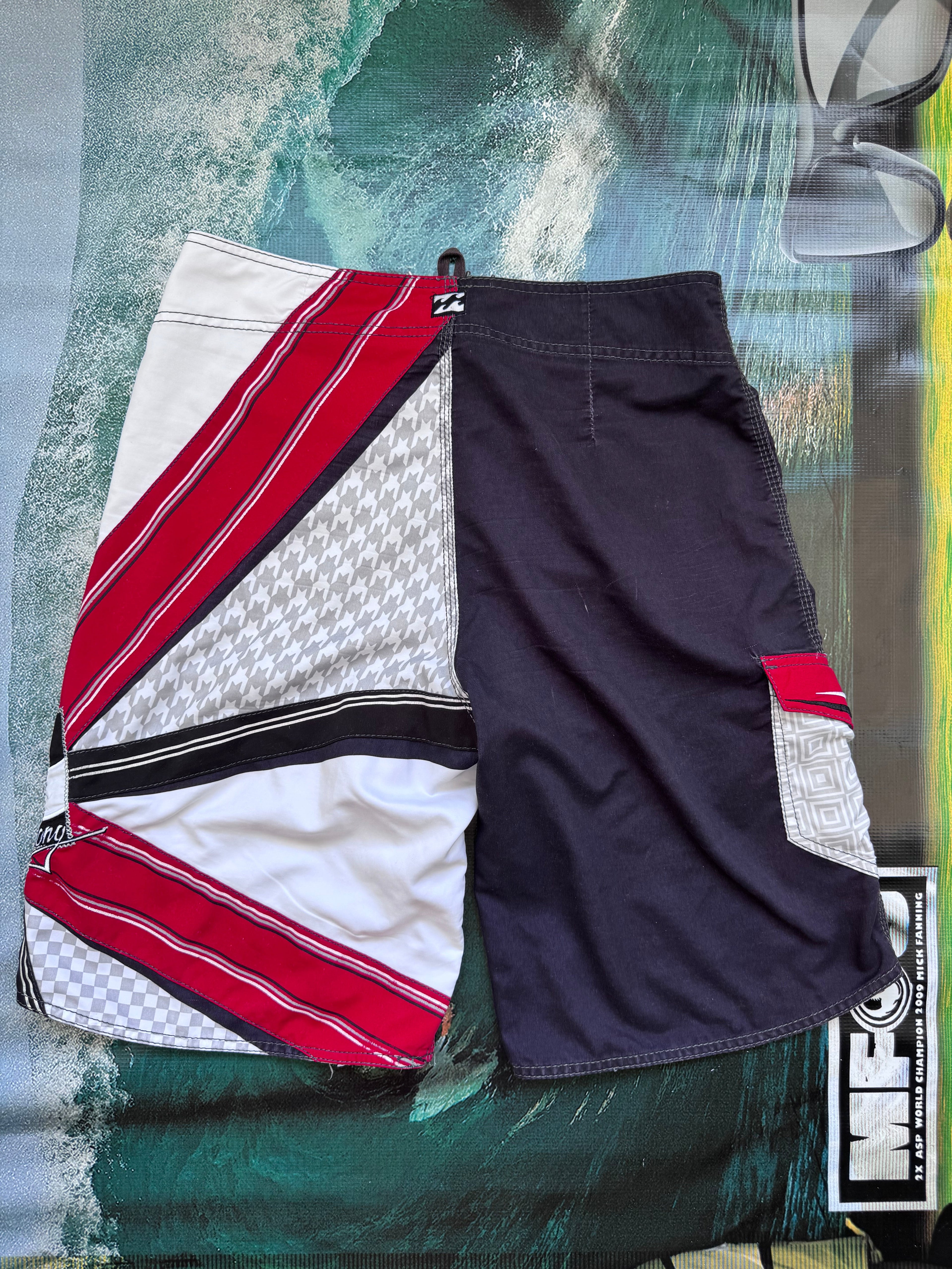 Y2K Billabong Andy Irons boardshorts black/white/red size 32 – detail view