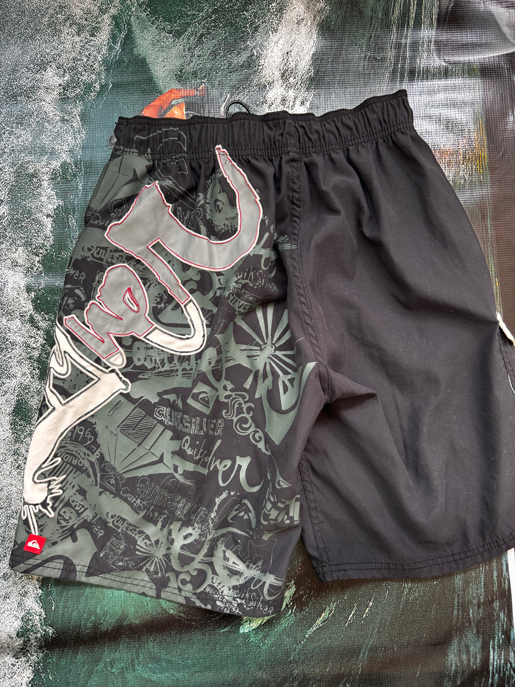 Y2K Quiksilver Boardshorts (S*)