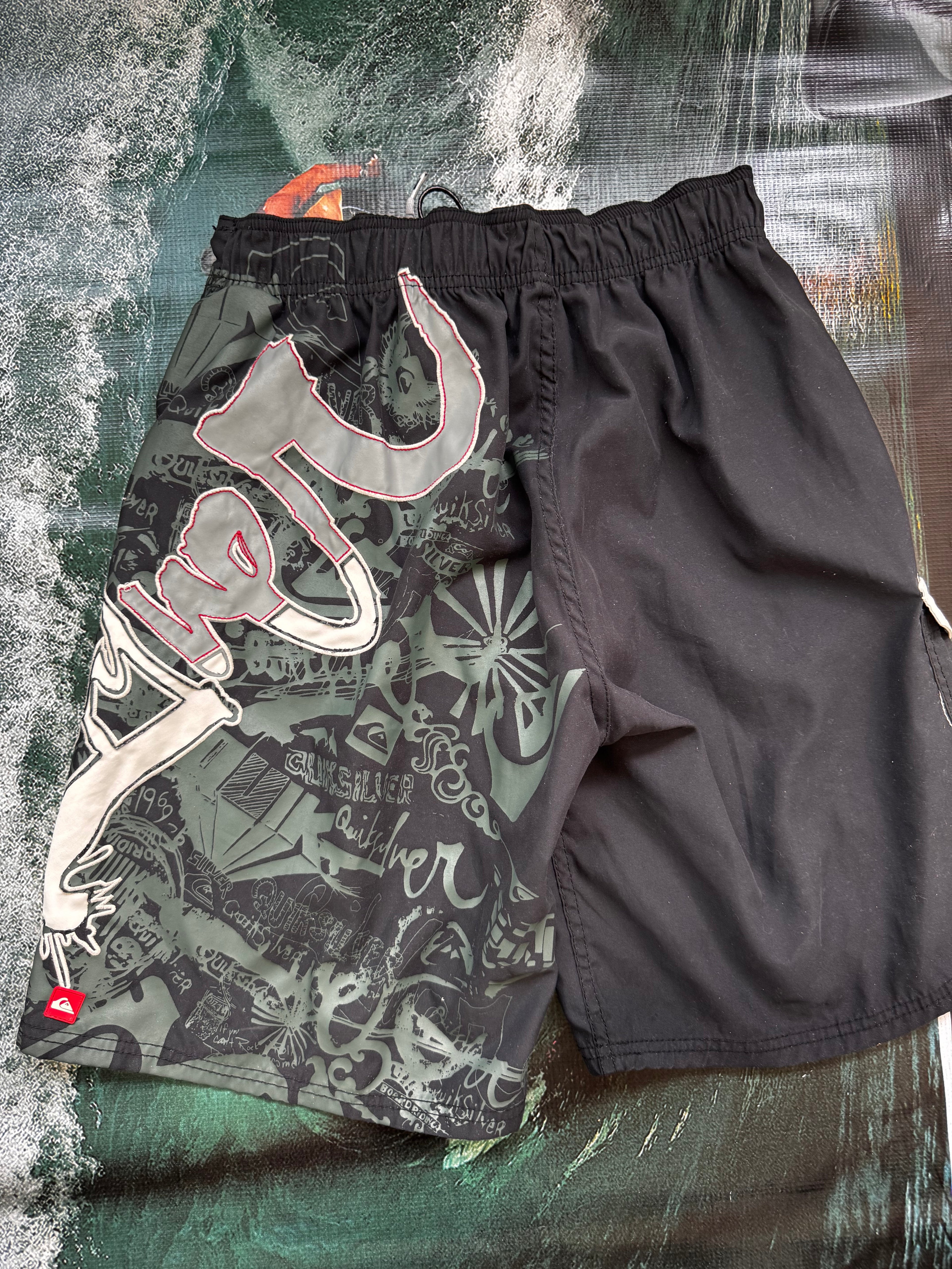 Y2K Quiksilver Boardshorts (S*)