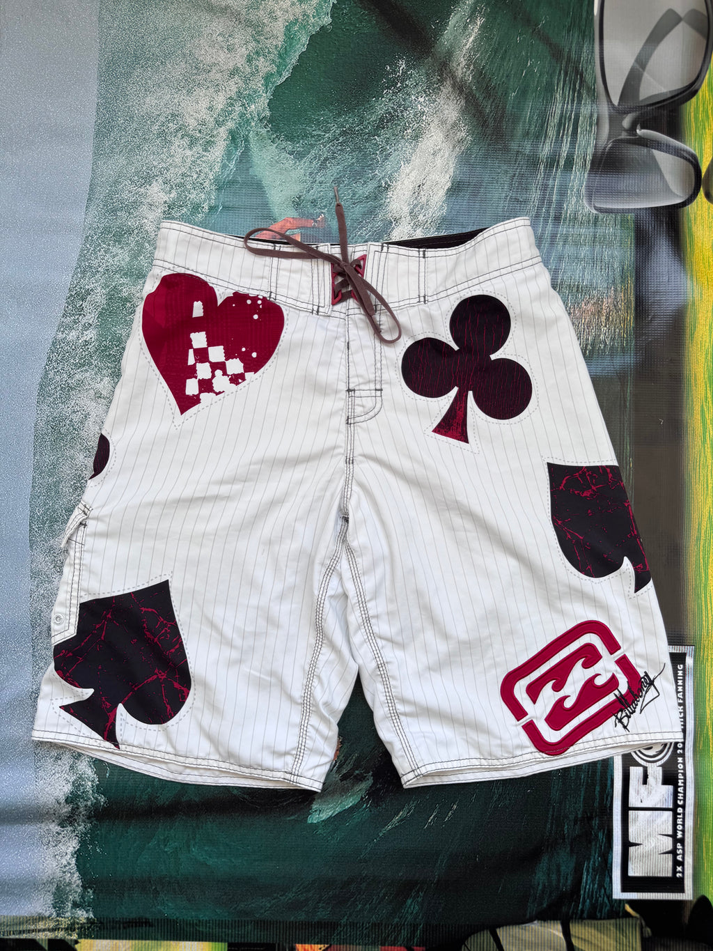 Y2K Billabong Royal Flush boardshorts white/black/red size 31 – front view