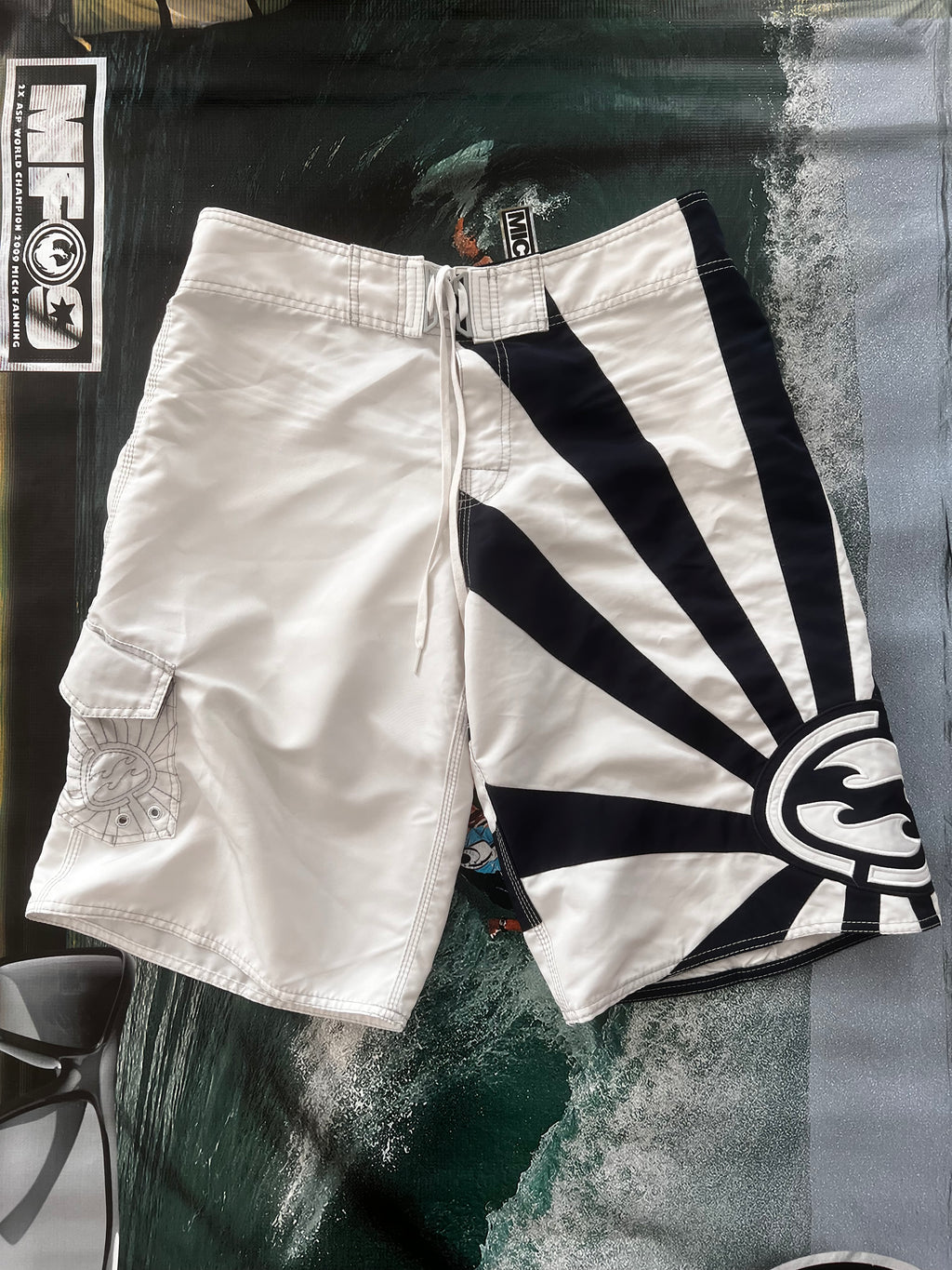 Y2K Billabong "Andy Irons - Rising Sun Signature Series" Boardshorts (34)