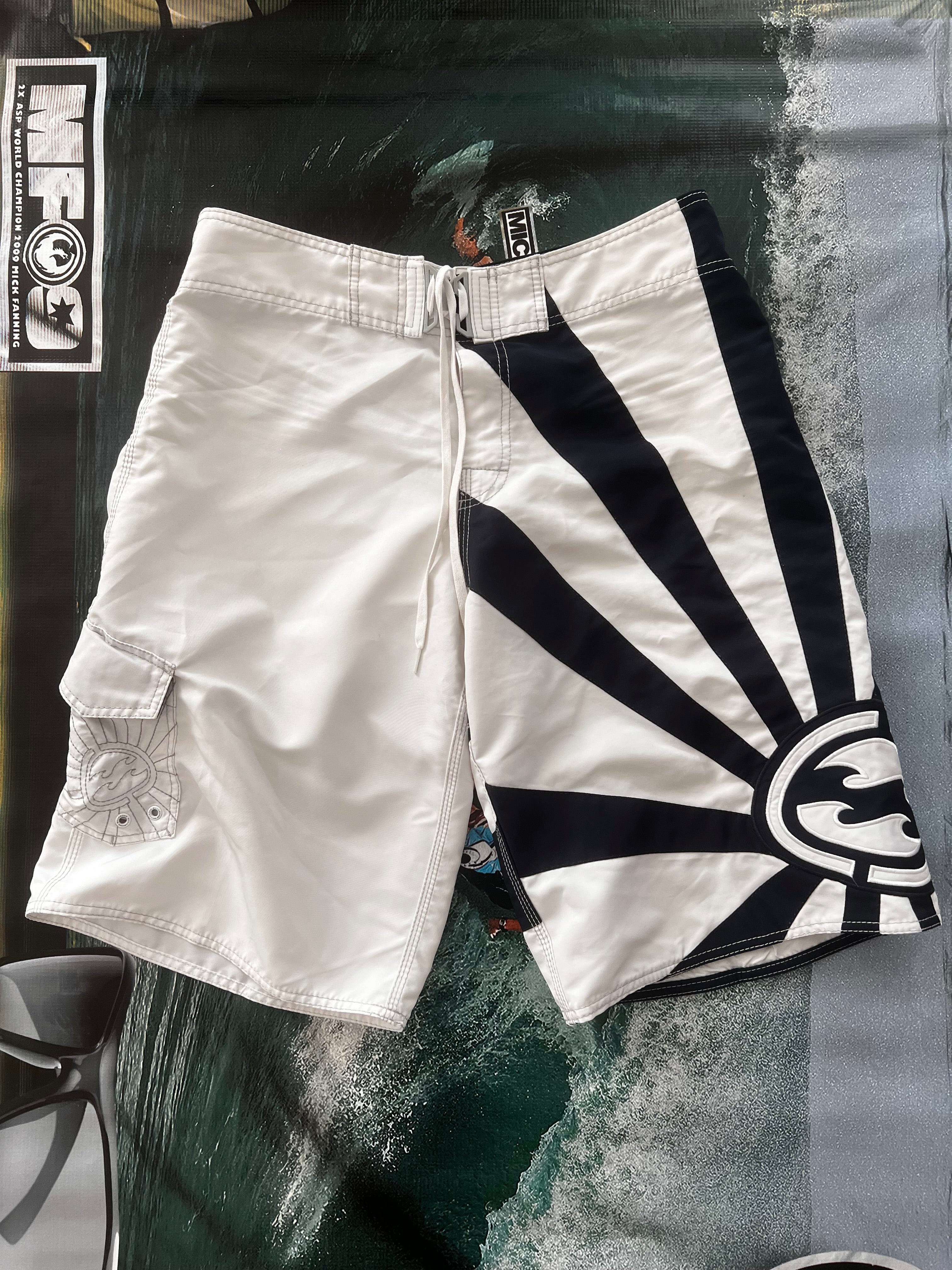 Y2K Billabong "Andy Irons - Rising Sun Signature Series" Boardshorts (34)