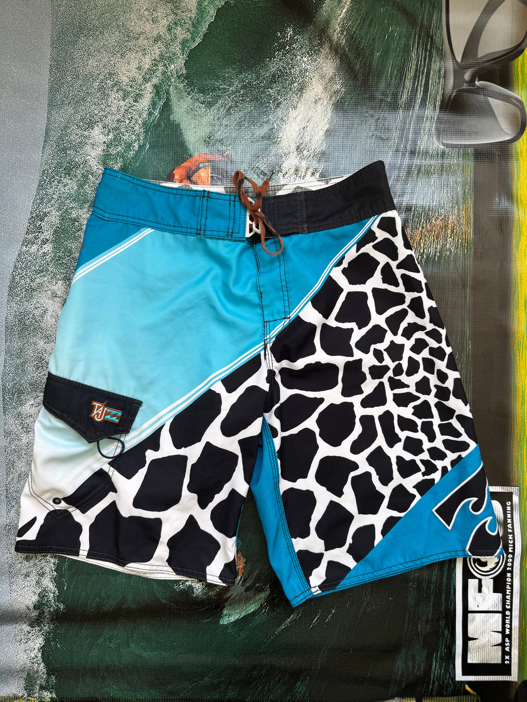 Y2K Billabong "Taj Burrow - Zero Gravity Signature Series" Boardies (32)