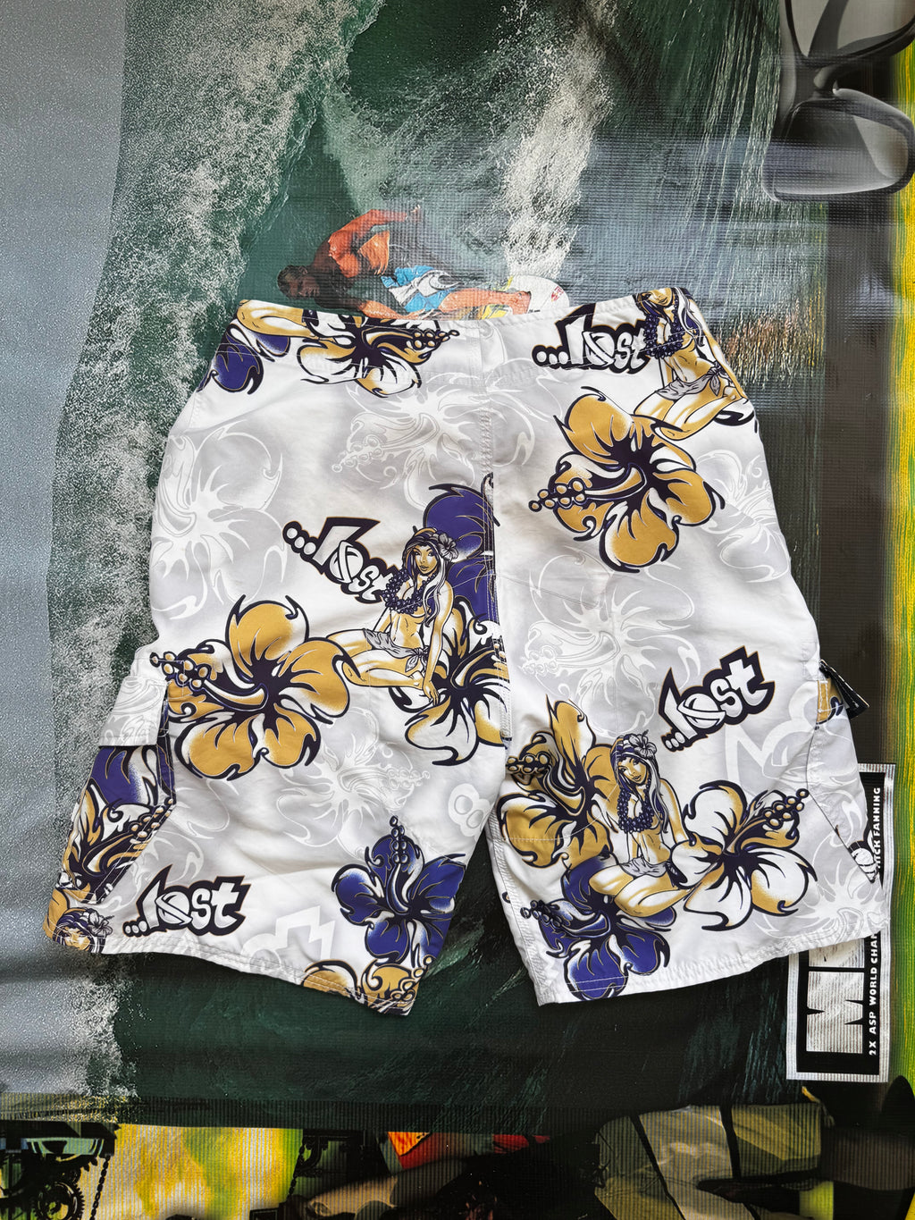 Y2K Lost Boardshorts (32*)