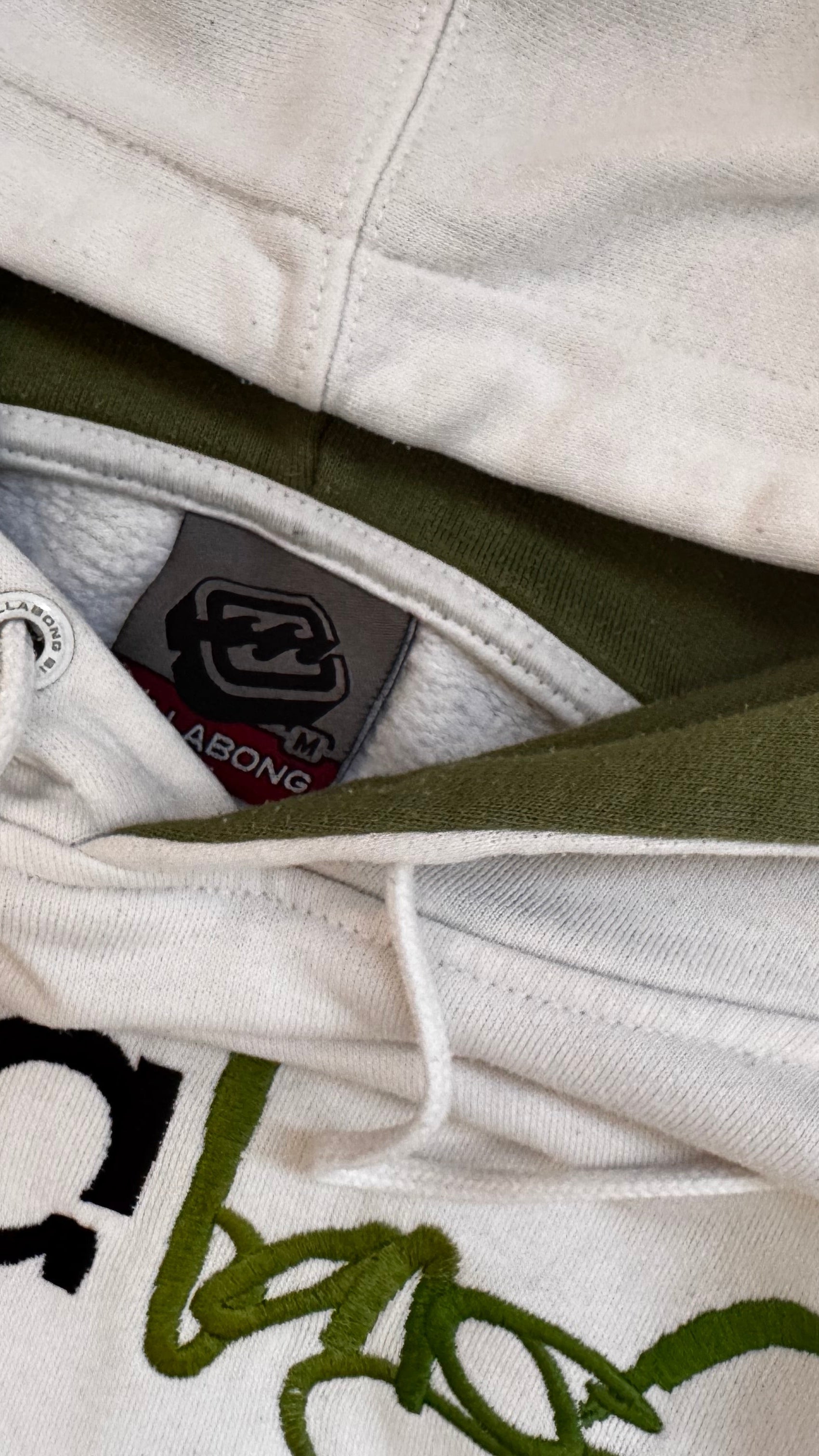 Y2K Billabong hoodie in white, size M, vintage surf sweatshirt - detail view