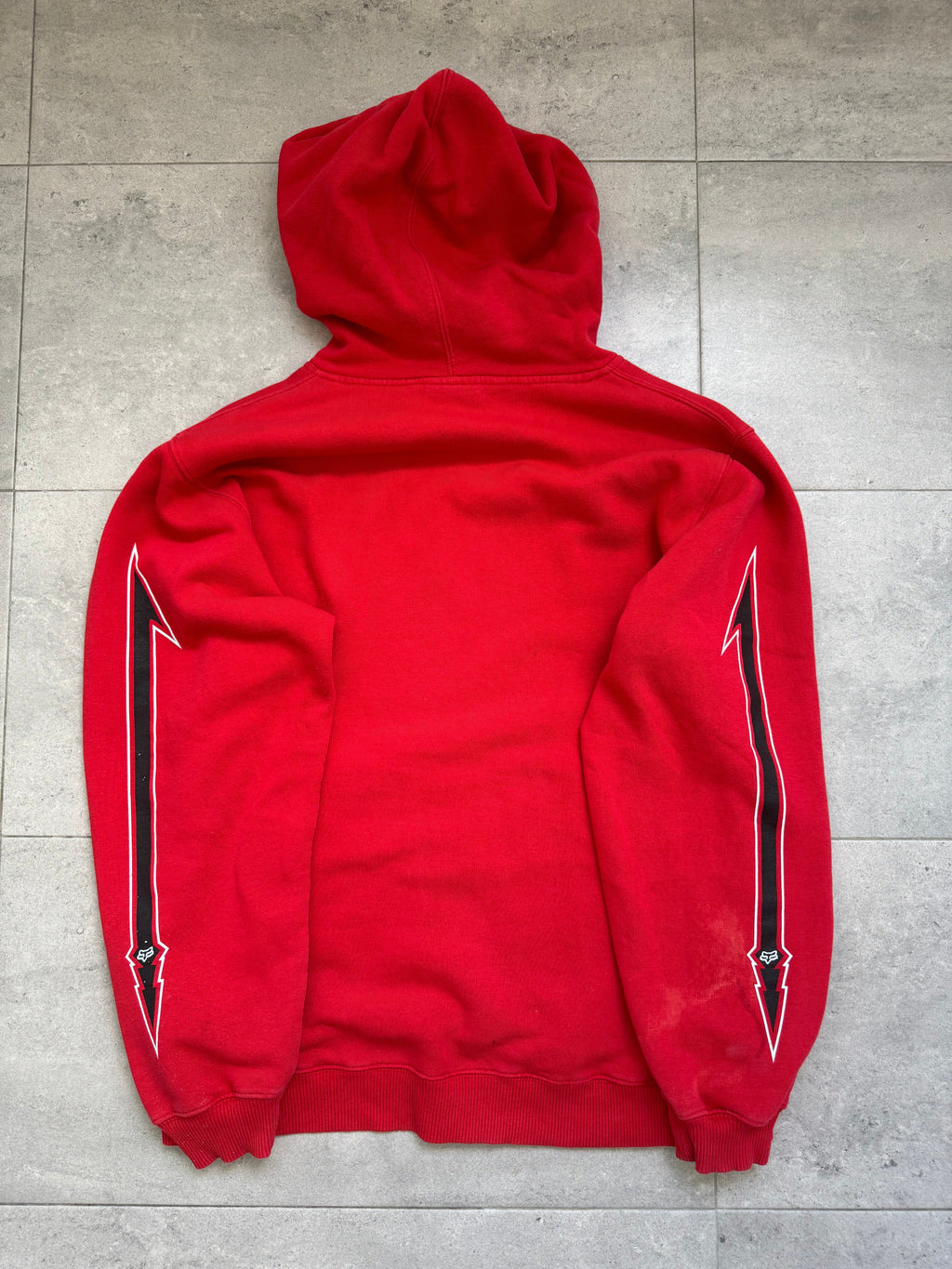 Y2K Fox Racing sweatshirt in red, size M, vintage streetwear - condition detail