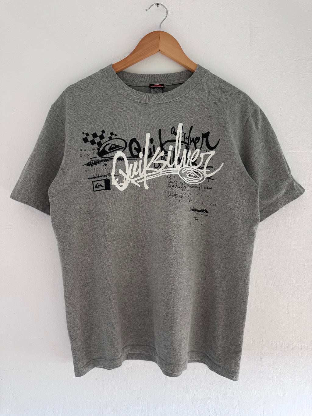 Y2K Quiksilver t-shirt grey size L – front view