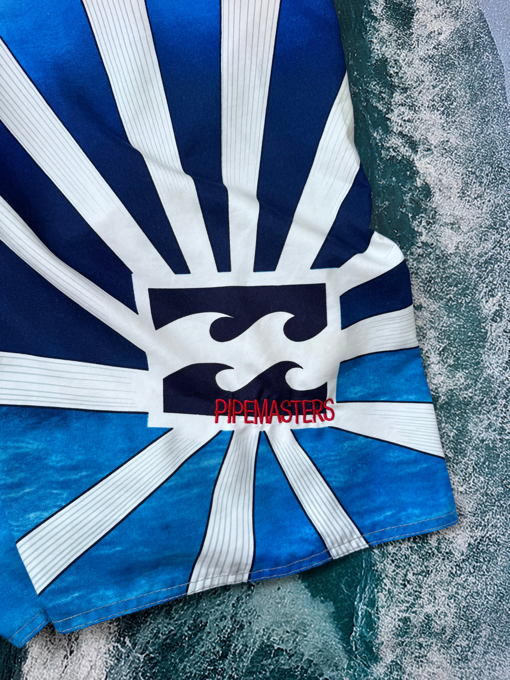 Y2K Billabong Andy Irons boardshorts blue/white size 32 – back view
