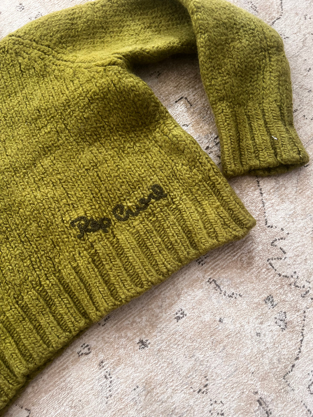 2000’s Rip Curl 100% Wool Turtleneck Knit Cropped Fit (M)