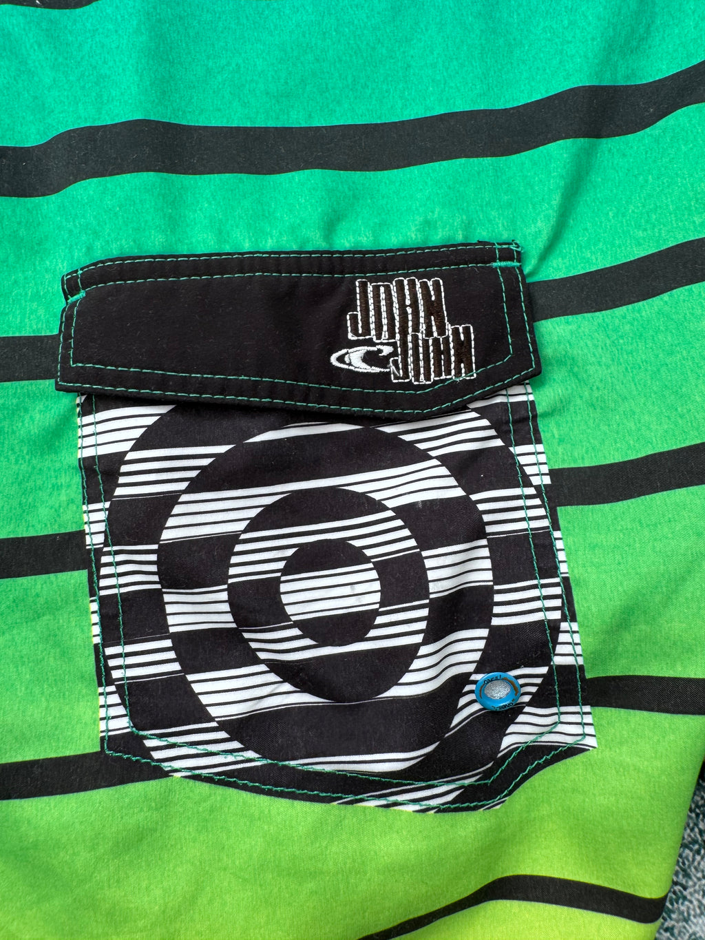 Y2K O'Neill John John Florence boardshorts blue/green/black size 33 – close-up