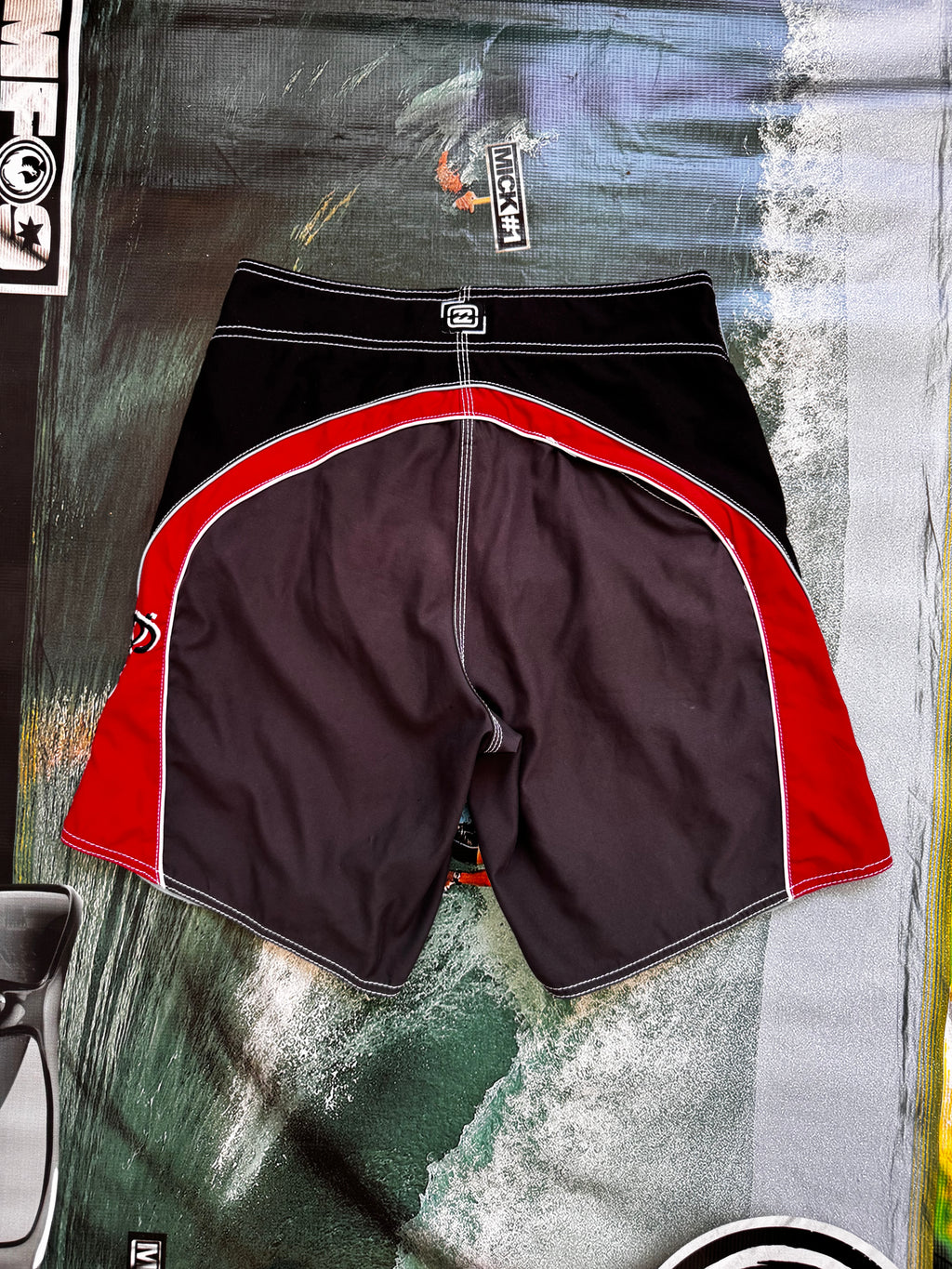 Vintage Y2K Billabong Andy Irons signature boardshorts, signature detail