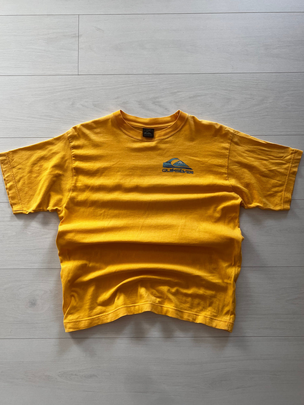 2000’s Quiksilver T-shirt (16Y) Fit S / M