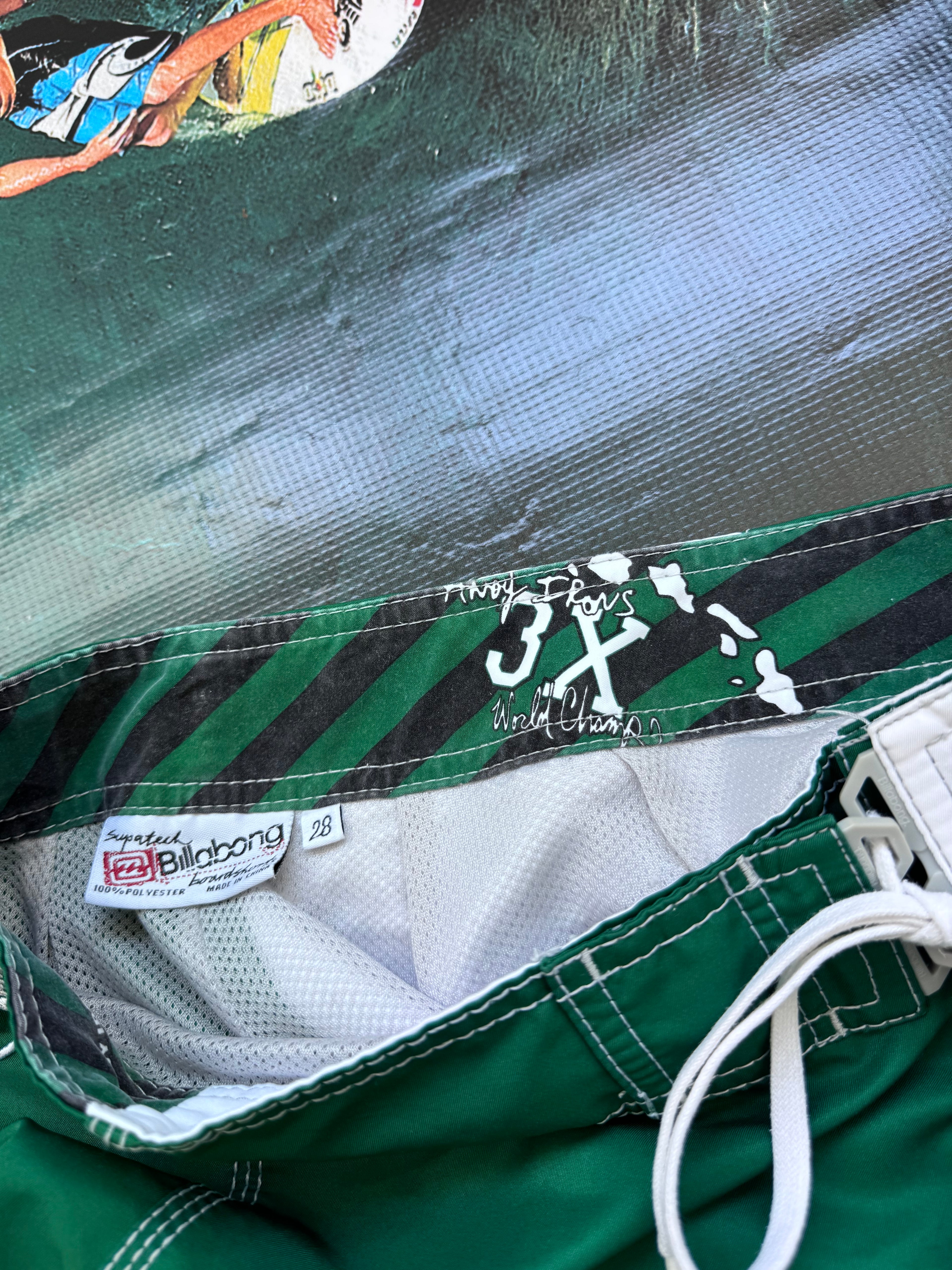 Y2K Billabong Andy Irons boardshorts green/white size 28 – detail view
