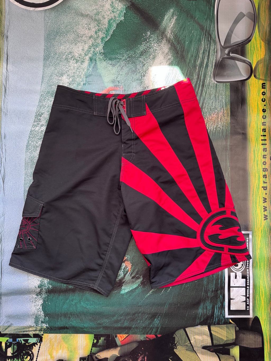Y2K Billabong Andy Irons boardshorts black/red size 33 – back view
