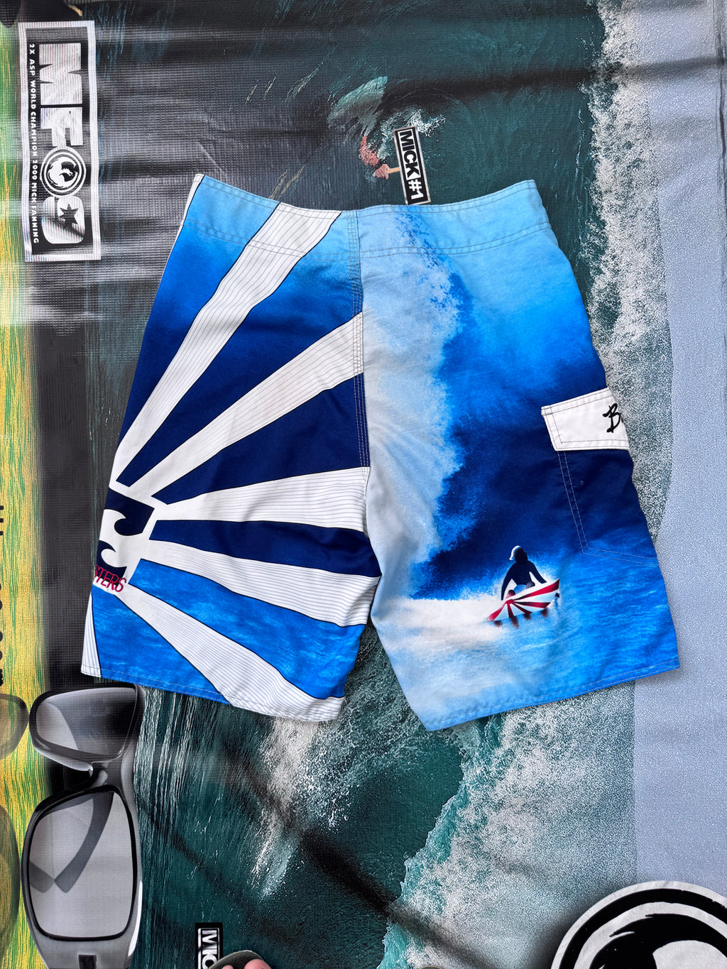 Y2K Billabong Andy Irons boardshorts blue/white size 32 – detail view