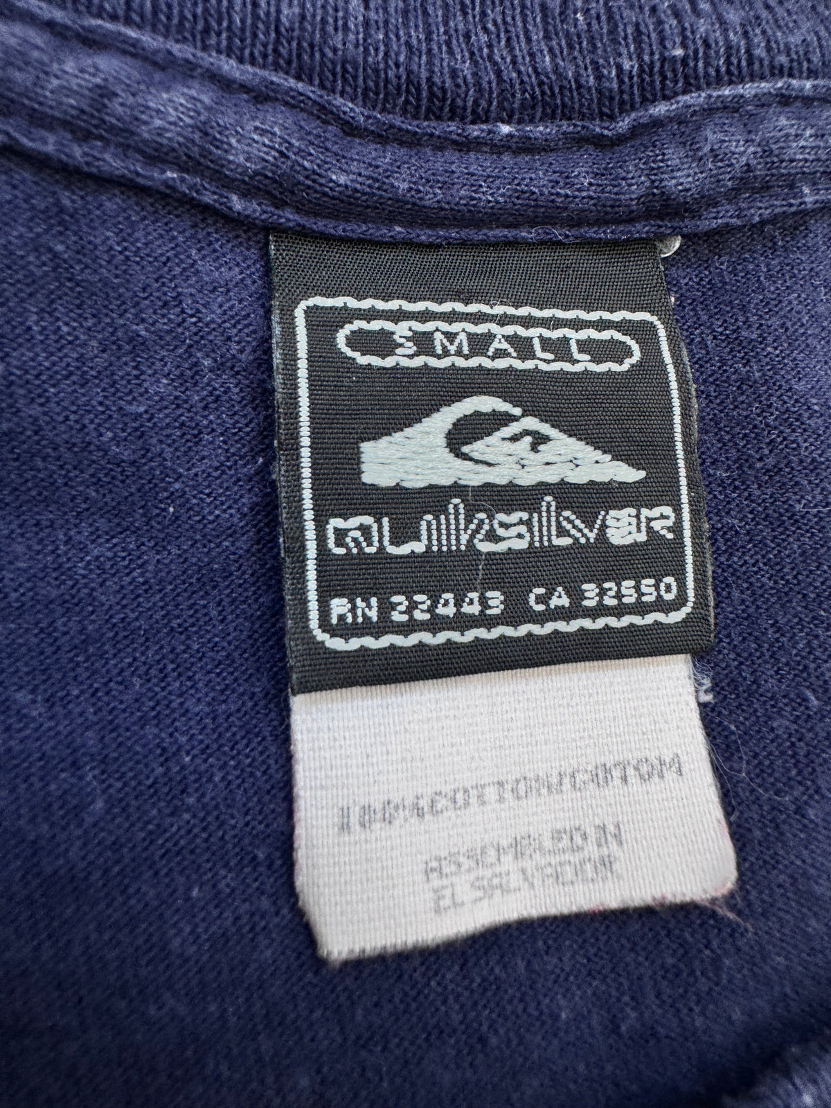 Vintage 90s Quiksilver surf t-shirt, faded navy - logo detail