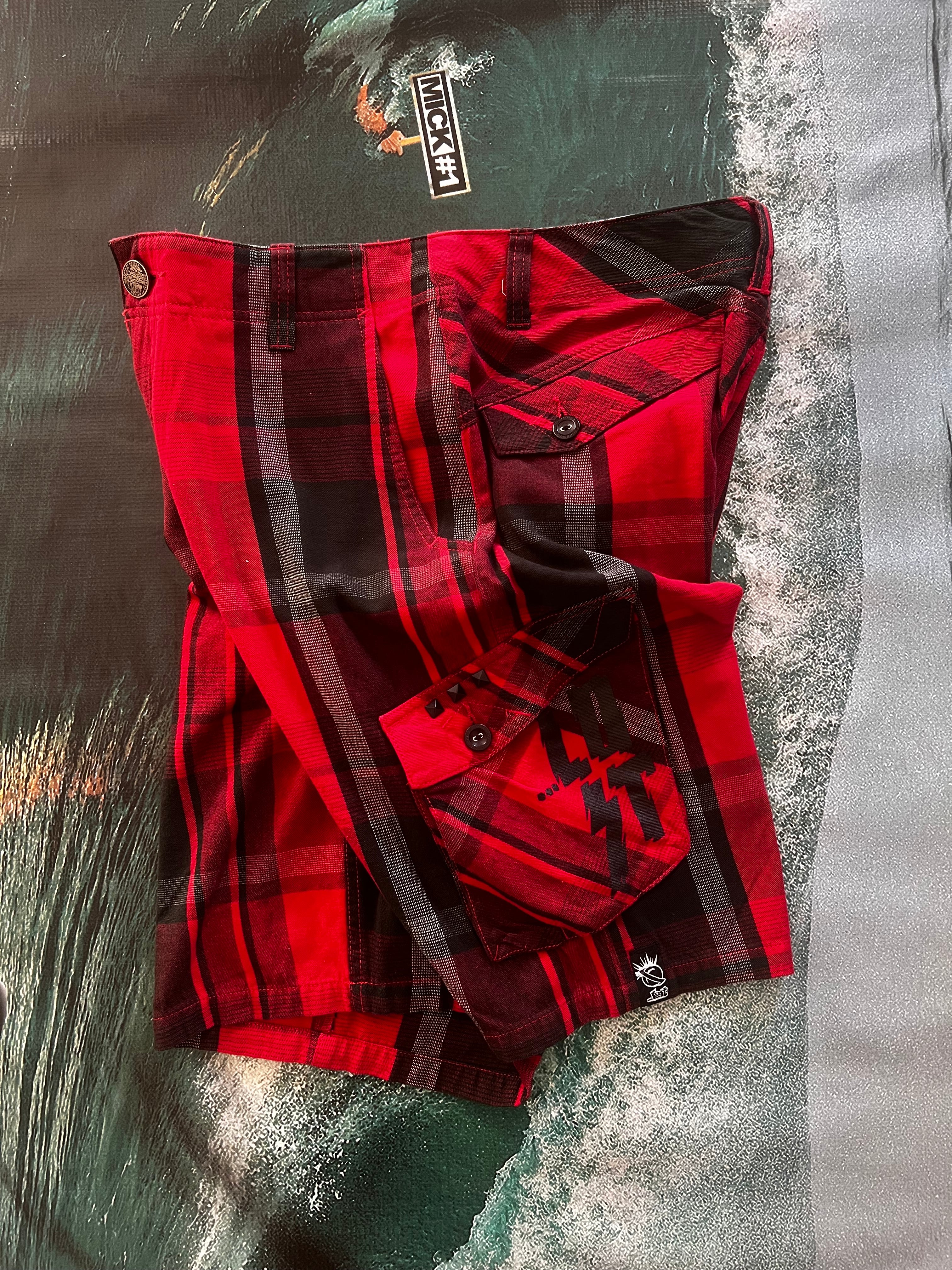 Y2K Lost Shorts (32) *DEADSTOCK